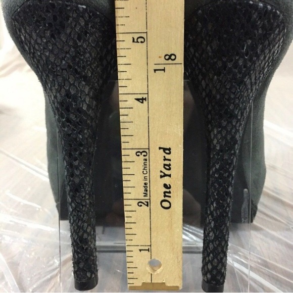 EUC Sofia Vergara grey suede stiletto platform ankle boots w snakeskins accents - Picture 12 of 13